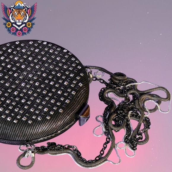 🌟Judith Leiber: Studded Circle Clutch (Overture)🌟